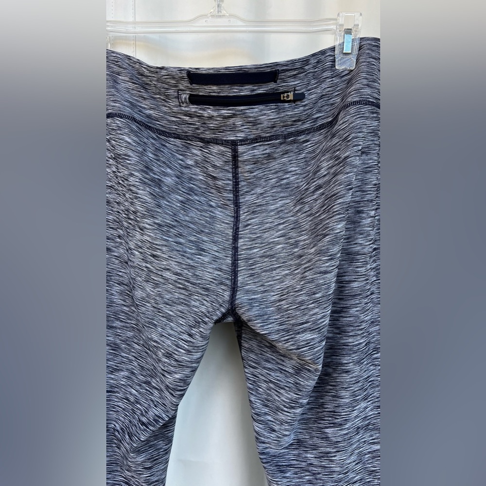 Under Armour Athletic Leggings size L - Picture 6 of 10